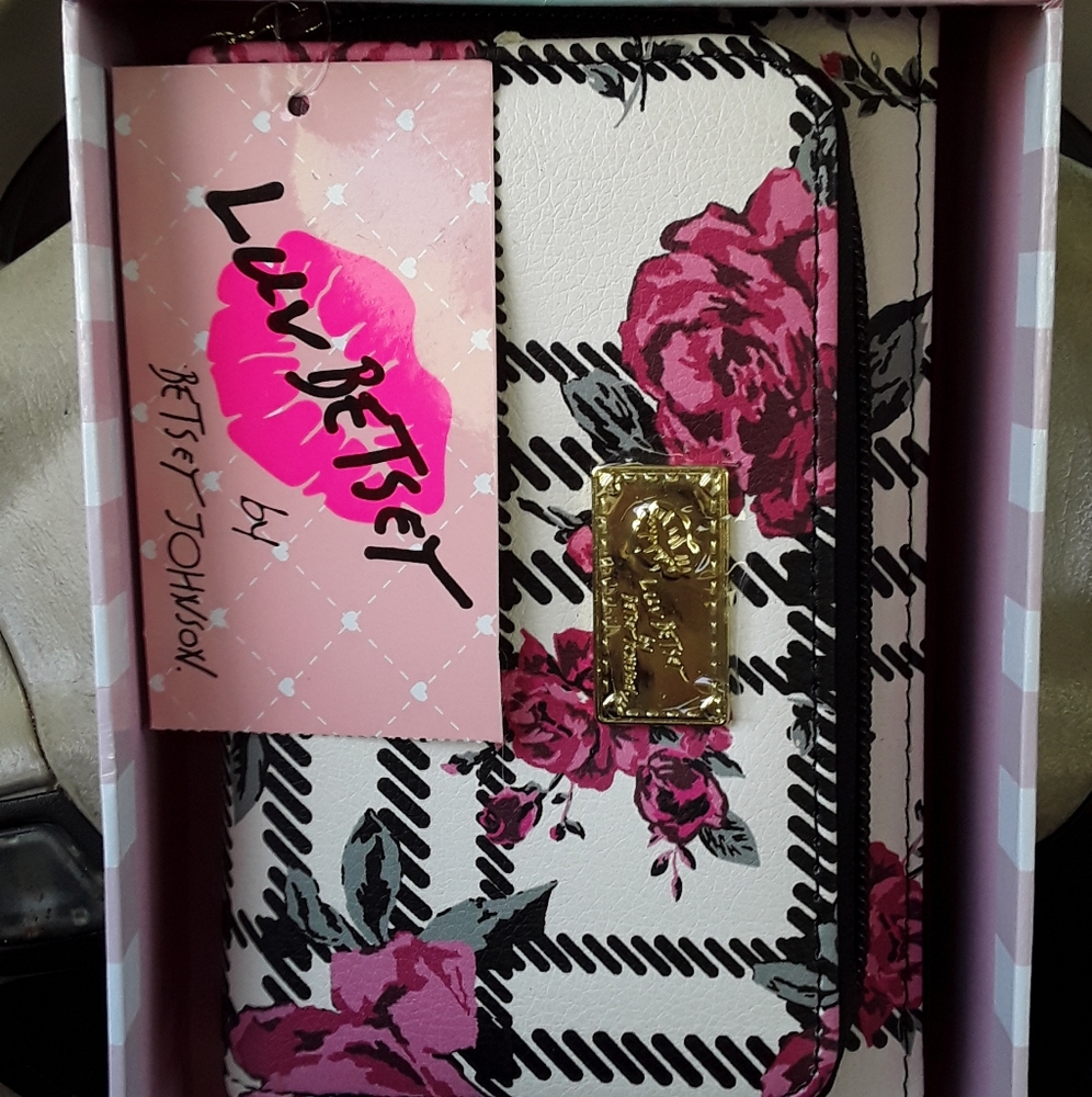 Betsey Johnsons (luv betsey) wristlet